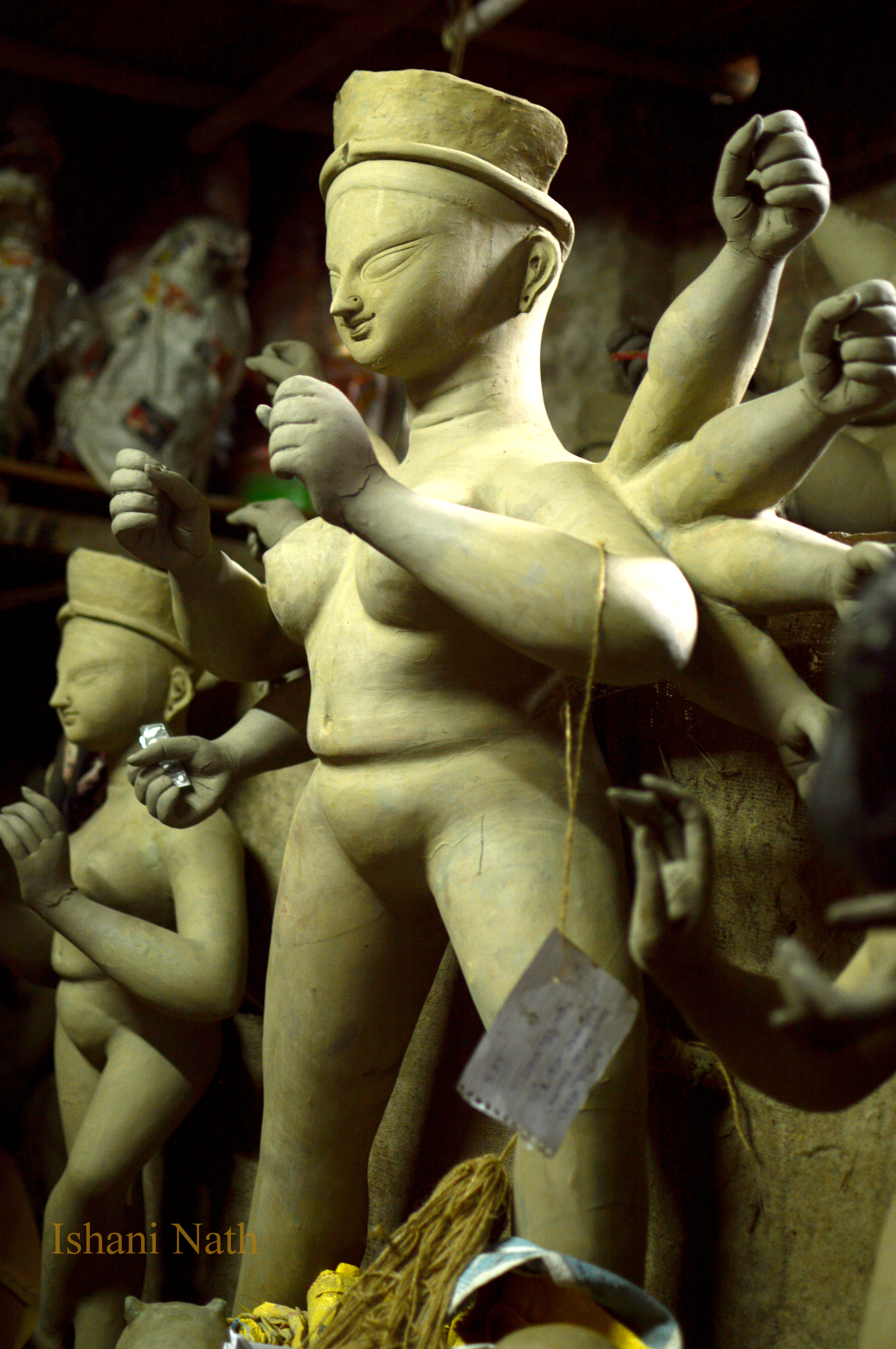 Photo walk in Kumartuli in Kolkata + how to visit kumartuli + places of interest in Kolkata + things to do in kolkata #kumartuli #kolkata #idolmaking #maadurga