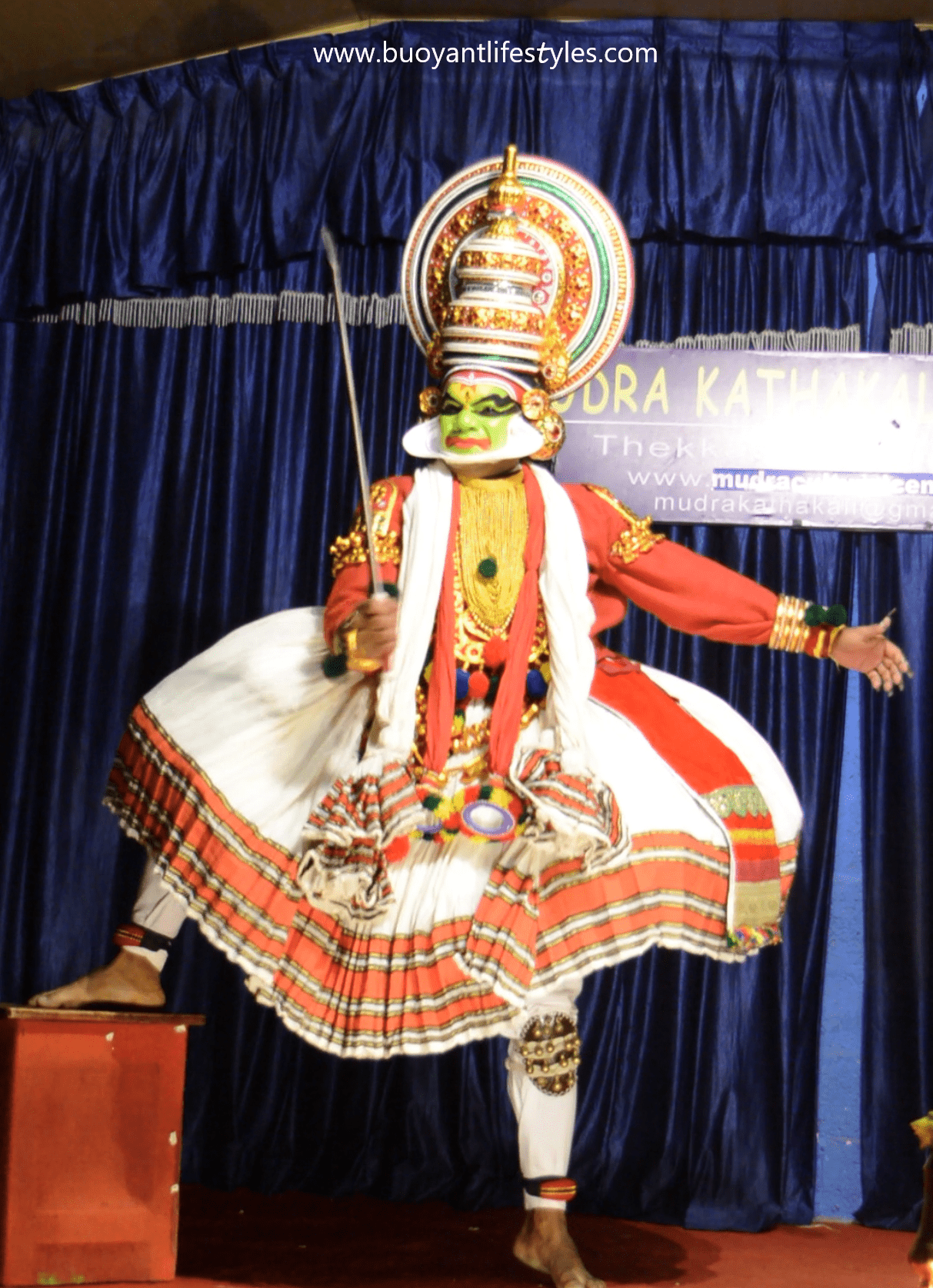 #kerala #kathakalidance +kathakali dance in kerala #kathakalidancefacts +southindiadanceforms +south indian dance forms