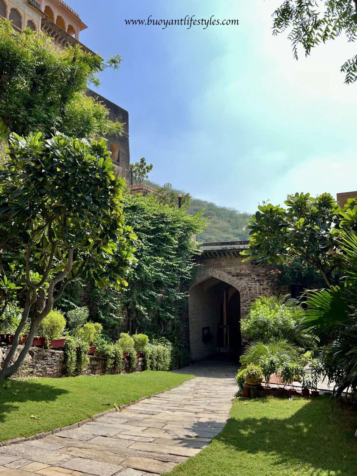 The Ultimate Guide to the Neemrana Fort Palace in Alwar, Rajasthan ...